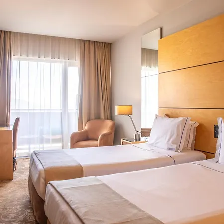 Hotel Vip Executive Azores 4*