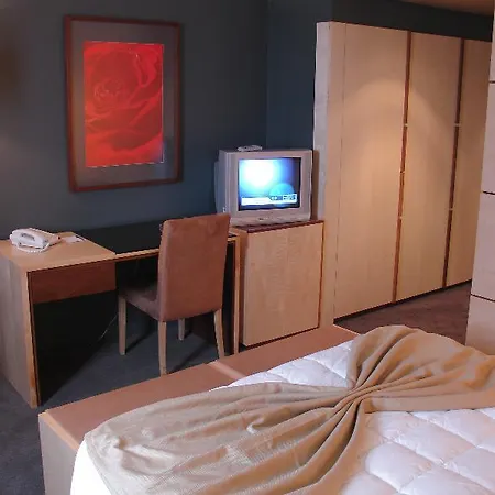Hotel Vip Executive Azores 4*